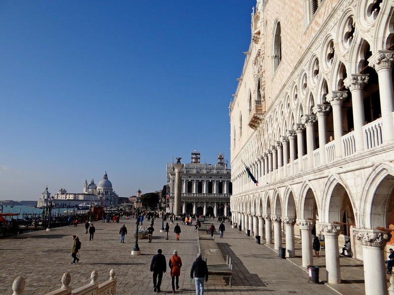 Venice, Italy – Wandering Jana