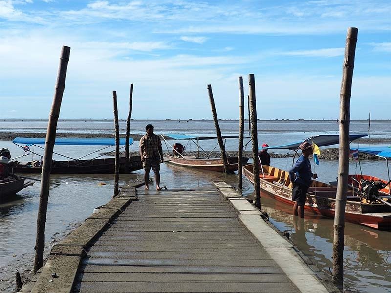 Clam diggin Don Hoi Lot