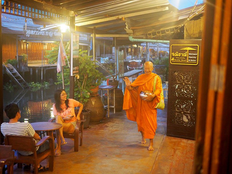 Samut Songkhram Monk Alms