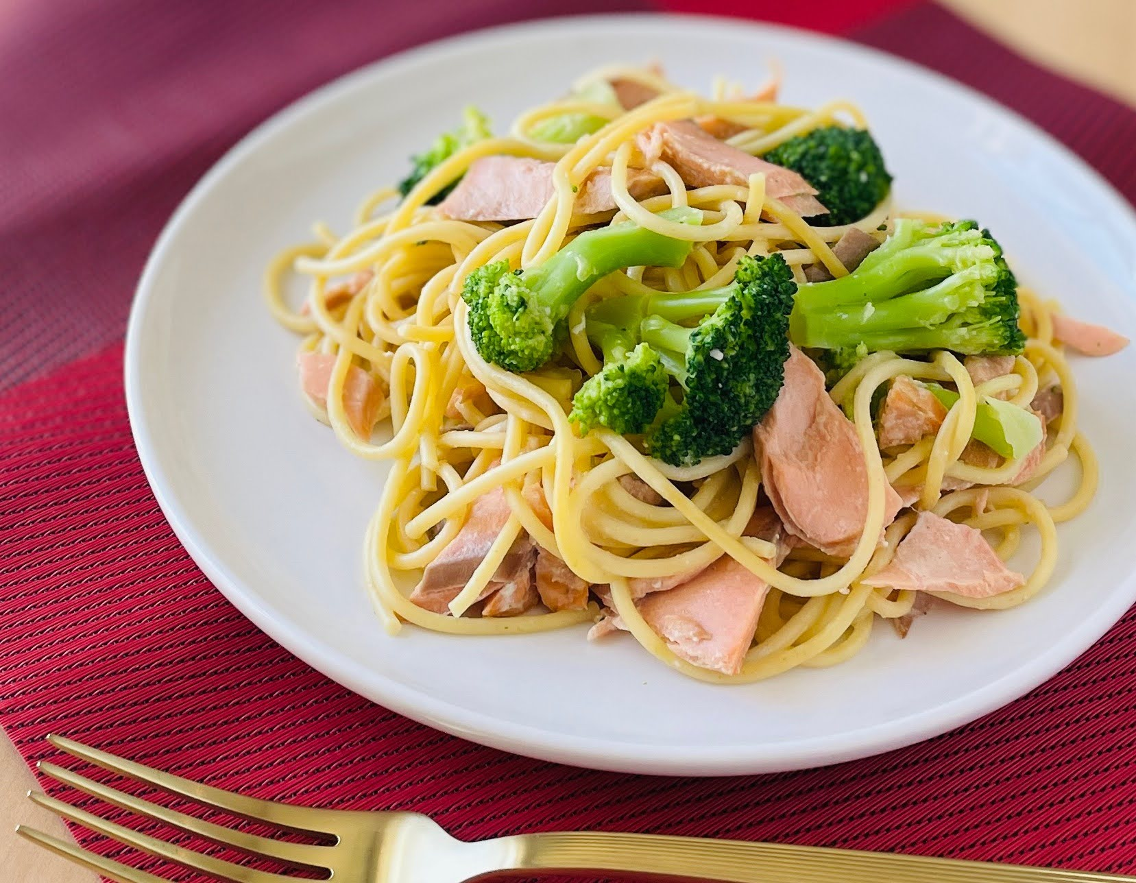 Salmon And Broccoli in Almond milk Sauce