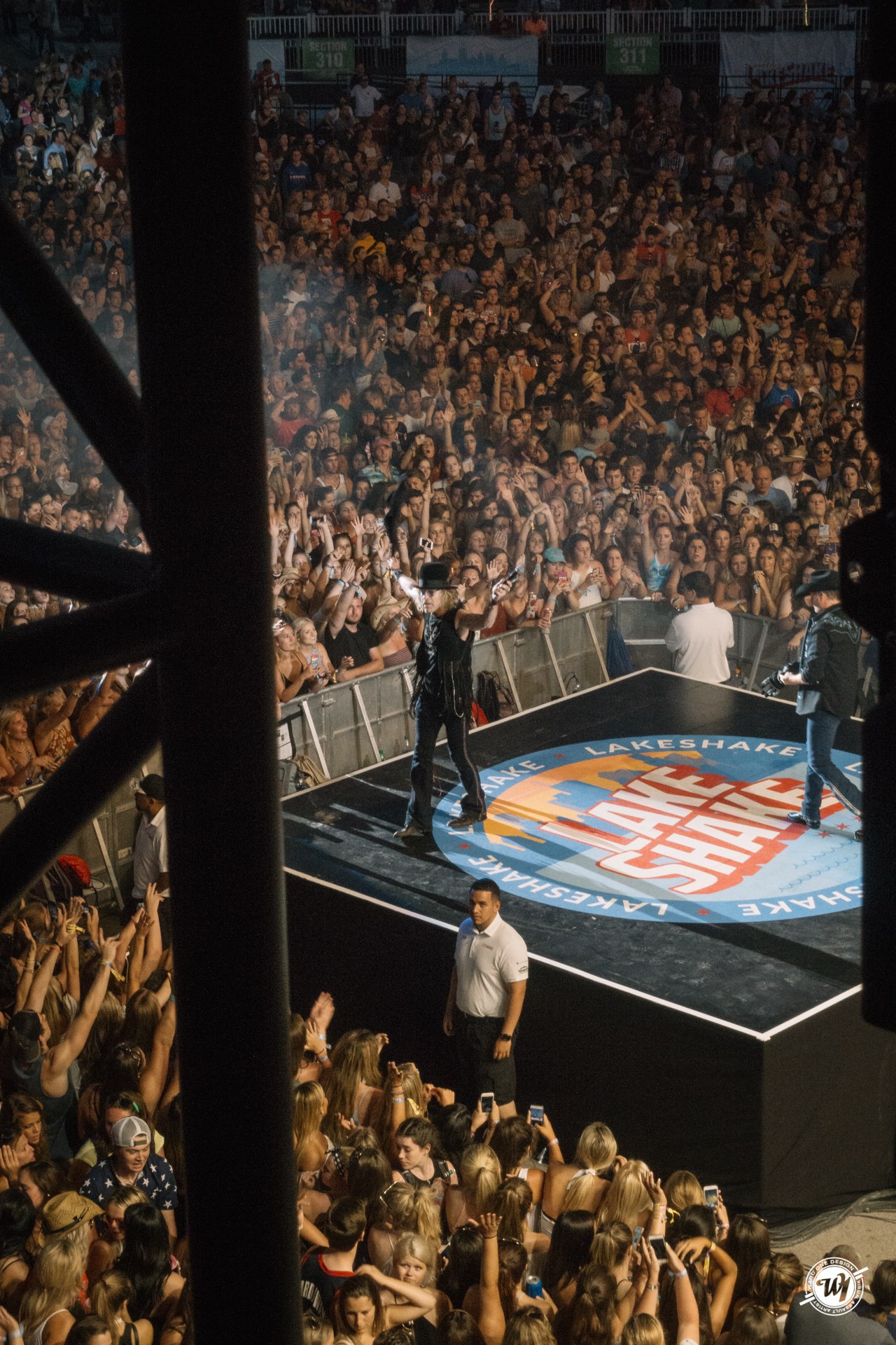 _WRD2917 Live Nation presents Summer concert season 2017, and starts with the Country LakeShake festival.