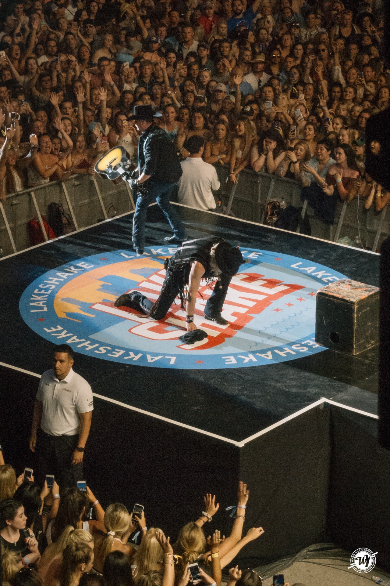Live Nation presents Summer concert season 2017, and starts with the Country LakeShake festival.