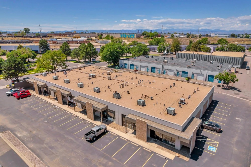 Discover expert insights on warehouse leasing in Denver