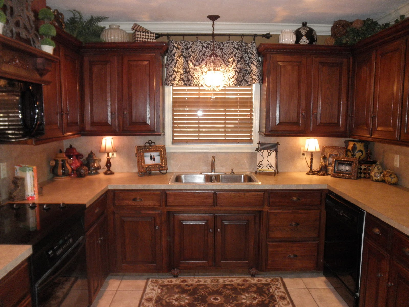 A ceiling fan adds function and beauty to a space. Ceiling can lights - Hidden Light Source for Happiness