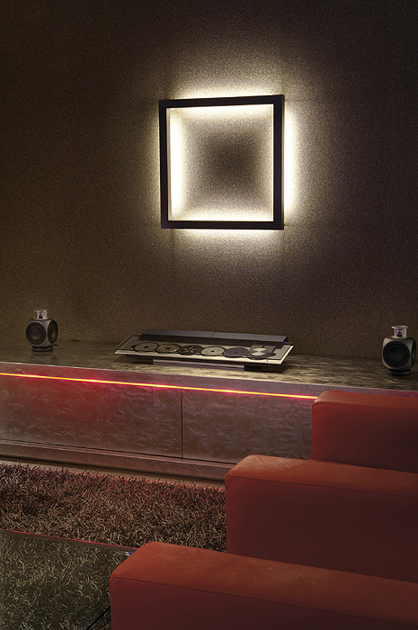 10 benefits of feature wall lights