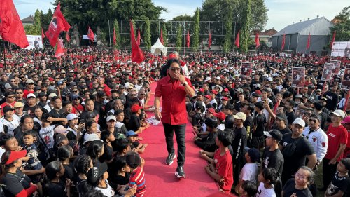 Ketua DPC PDI Perjuangan Badung I Nyoman Giri Prasta hadiri Deklarasi Pemenangan Calon Presiden dan Wakil Presiden Ganjar - Mahfud se-Kecamatan Mengwi.