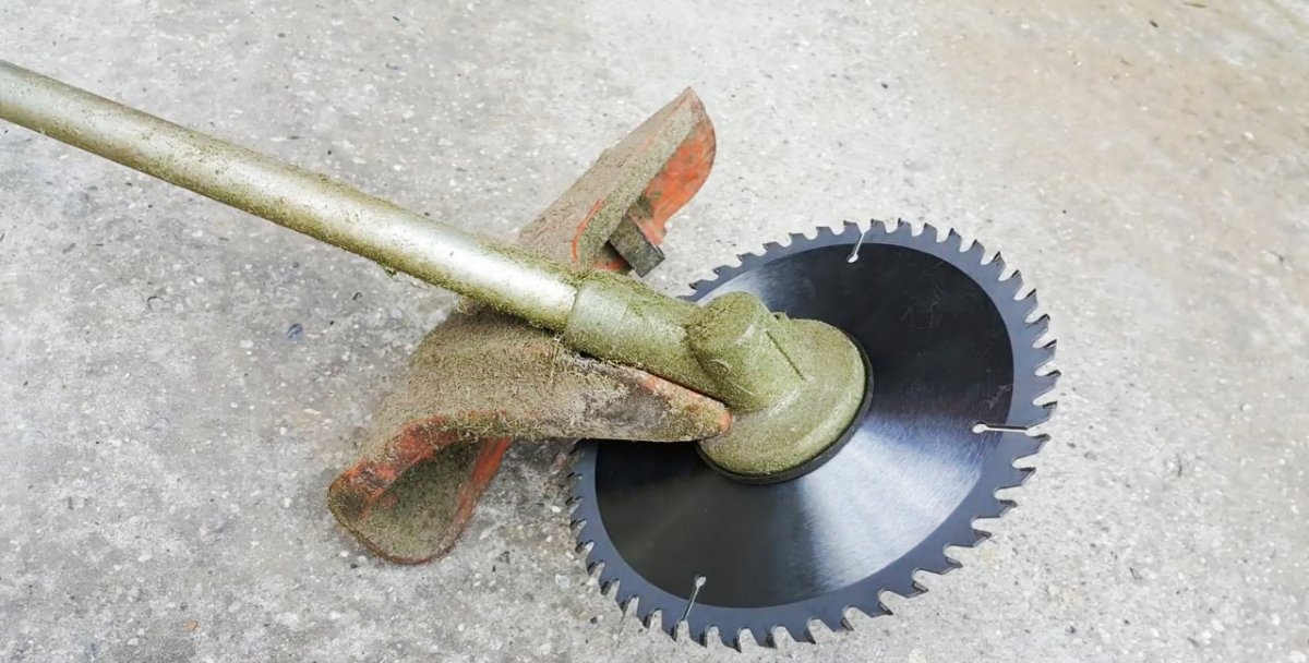 Jelaskan urutan yang benar kutub kutub magnet tersebut. Cara Memasang Pisau Gergaji Pada Trimmer