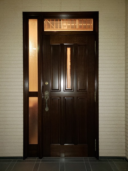 フィックス付きの玄関ドアにも対応しております