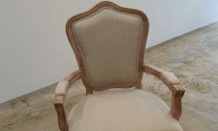 椅子の背もたれ高さ変更