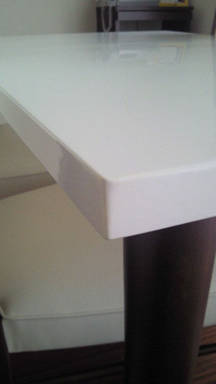 テーブルの欠けの修理