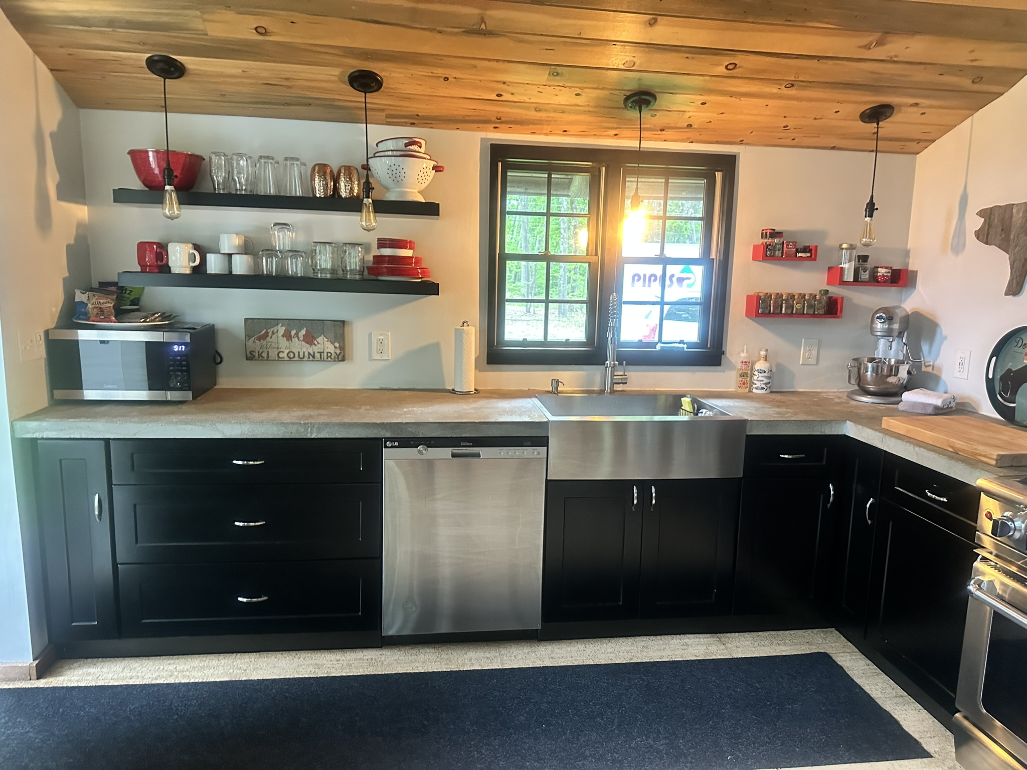 Fully equipped kitchen