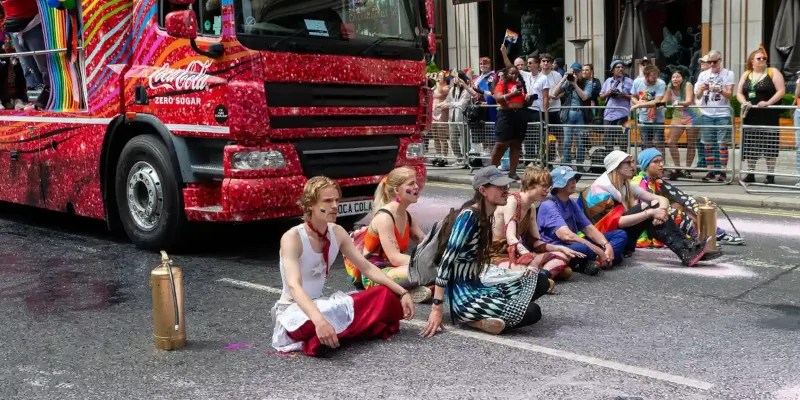 Liberal Dilemma: "Just Stop Oil" Climate Protestors Disrupt Gay Pride March • Watts Up With That? - Vimarsana News