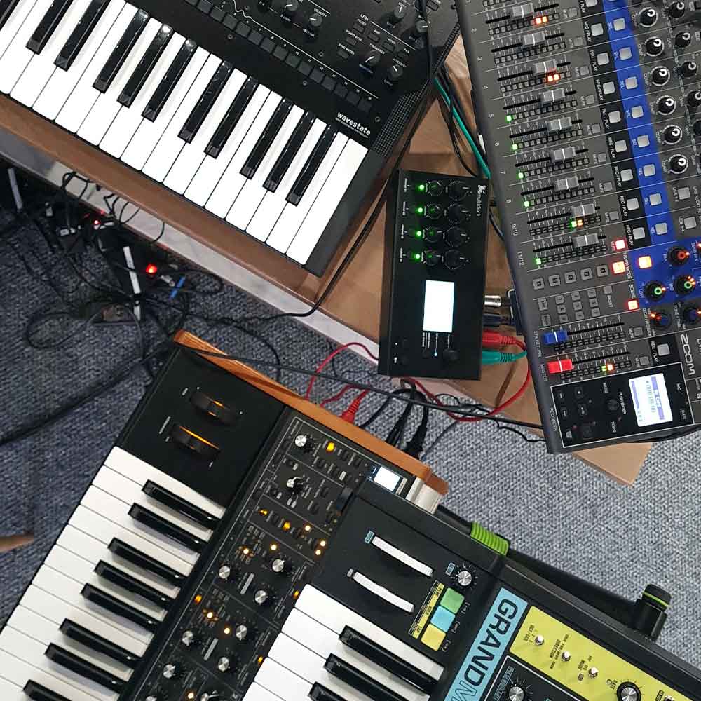 How to Make Beats: A Step-by-Step Guide Unleashing Your Inner Maestro - https://wavwax.com/step-by-step-guide-on-how-to-make-beats/