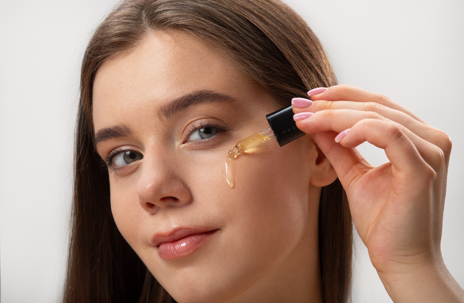 Benefits of Face Serum: Expert Advice on What to Know