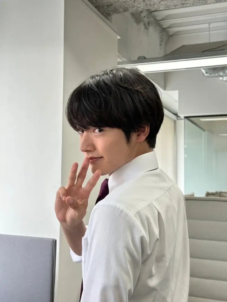 日劇《往這邊看 向井君》分集劇情評論、演員陣容與角色介紹