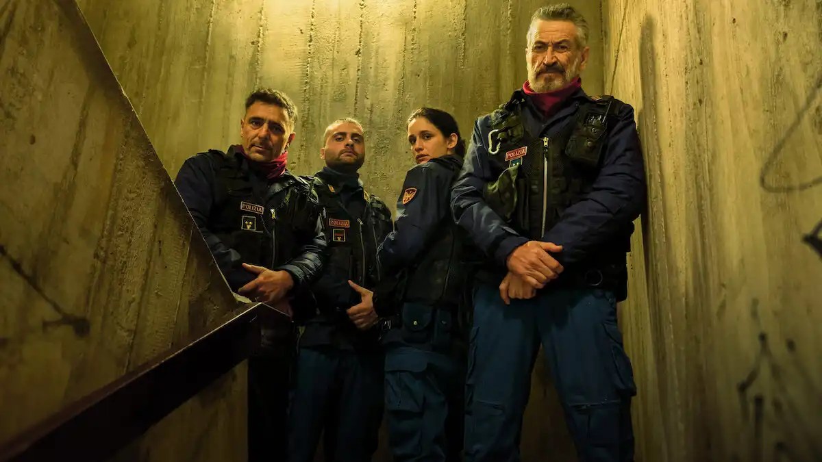 Netflix 義大利影集《灰色秩序》劇情看點,揭開羅馬機動隊的黑暗真實