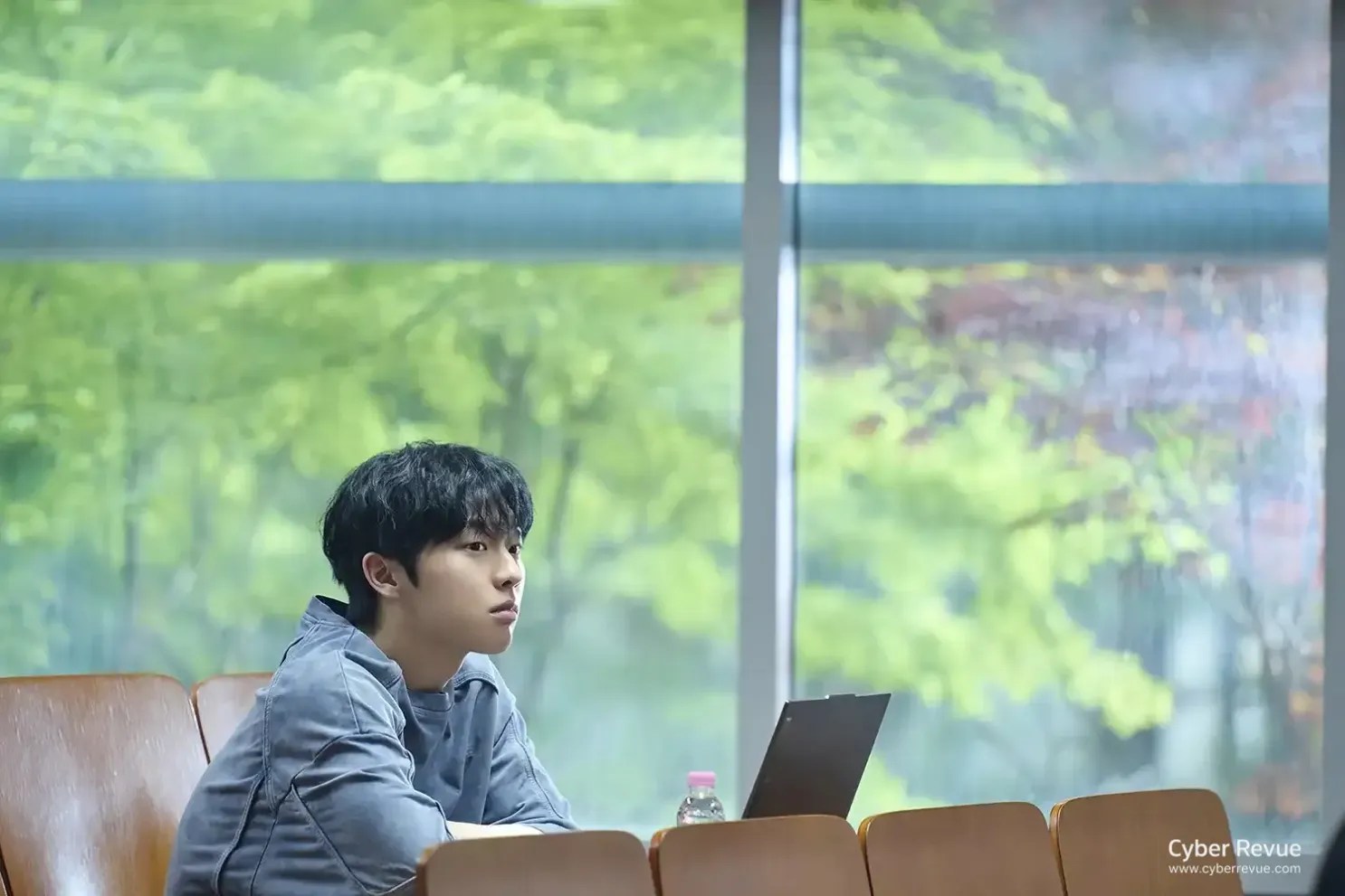 Netflix 韓劇《末行手記》挑戰禁忌底線!學生的小說全是偷窺日記,這場文學實驗將如何毀滅人生?