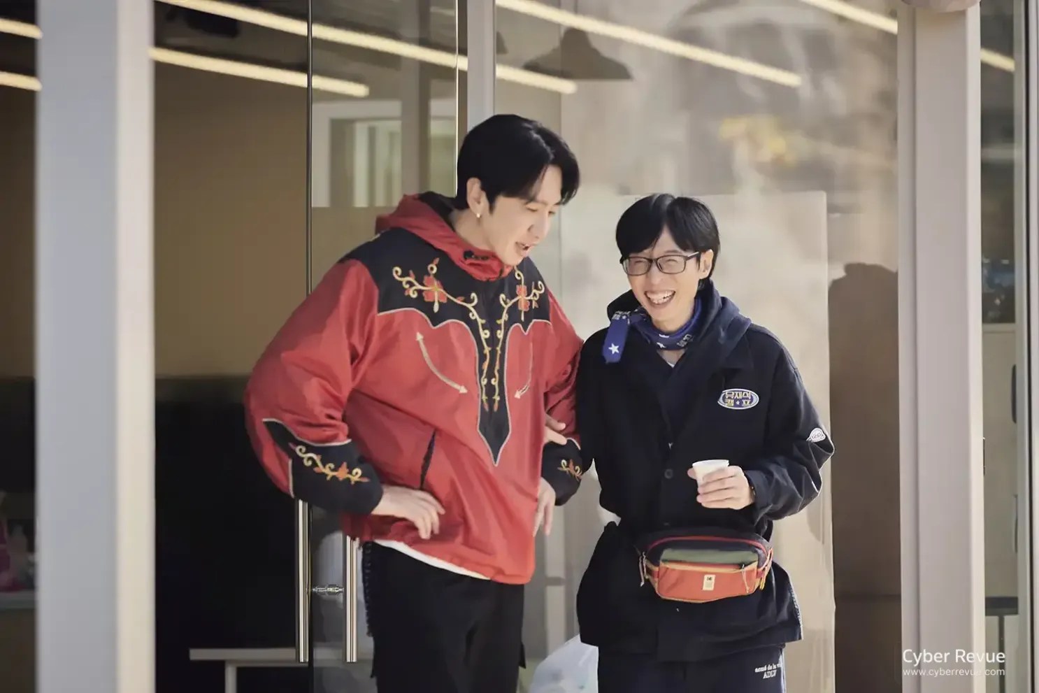 Netflix 綜藝《劉在錫的民宿法則！》邊佑錫變身最帥打工仔！搭檔劉在錫、李光洙