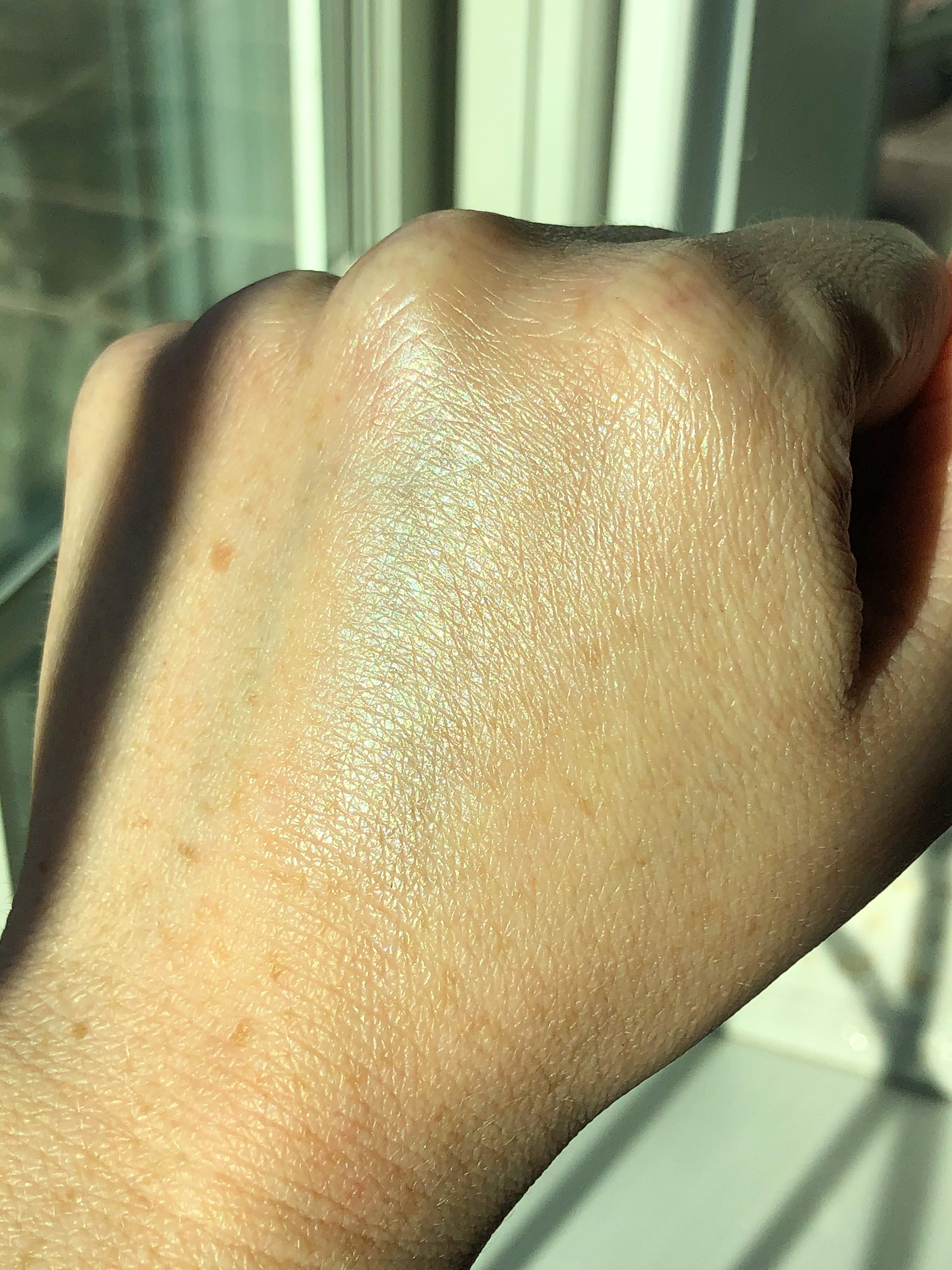 Swatch of The Organic Skin Co In The Spotlight Luminizer in Lunar