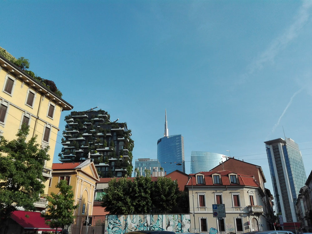 Lo skyline di Porta Garibaldi visto dal quartiere Isola