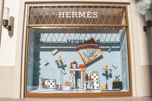 opened brown gate near hermes toys: The most common copywriting formulas and examples