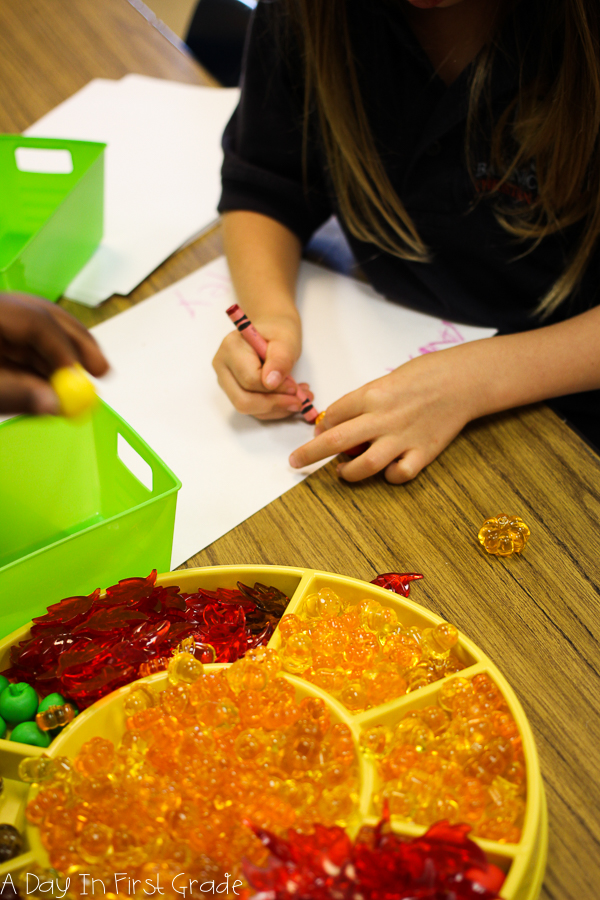 Creating Patterns Today In Class - Download High Quality Minimal Illustration | 4K