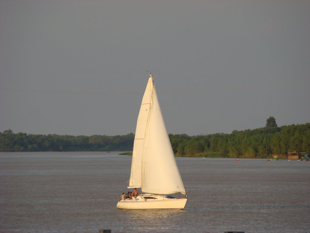 Deporte y turismo buscan su lugar en la Hidrovía
