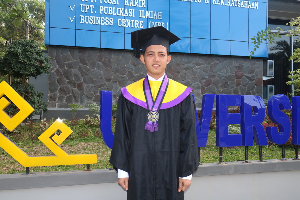 Mahasiswa Buruh Tani Jadi Wisudawan Terbaik UM Metro - Suara Muhammadiyah
