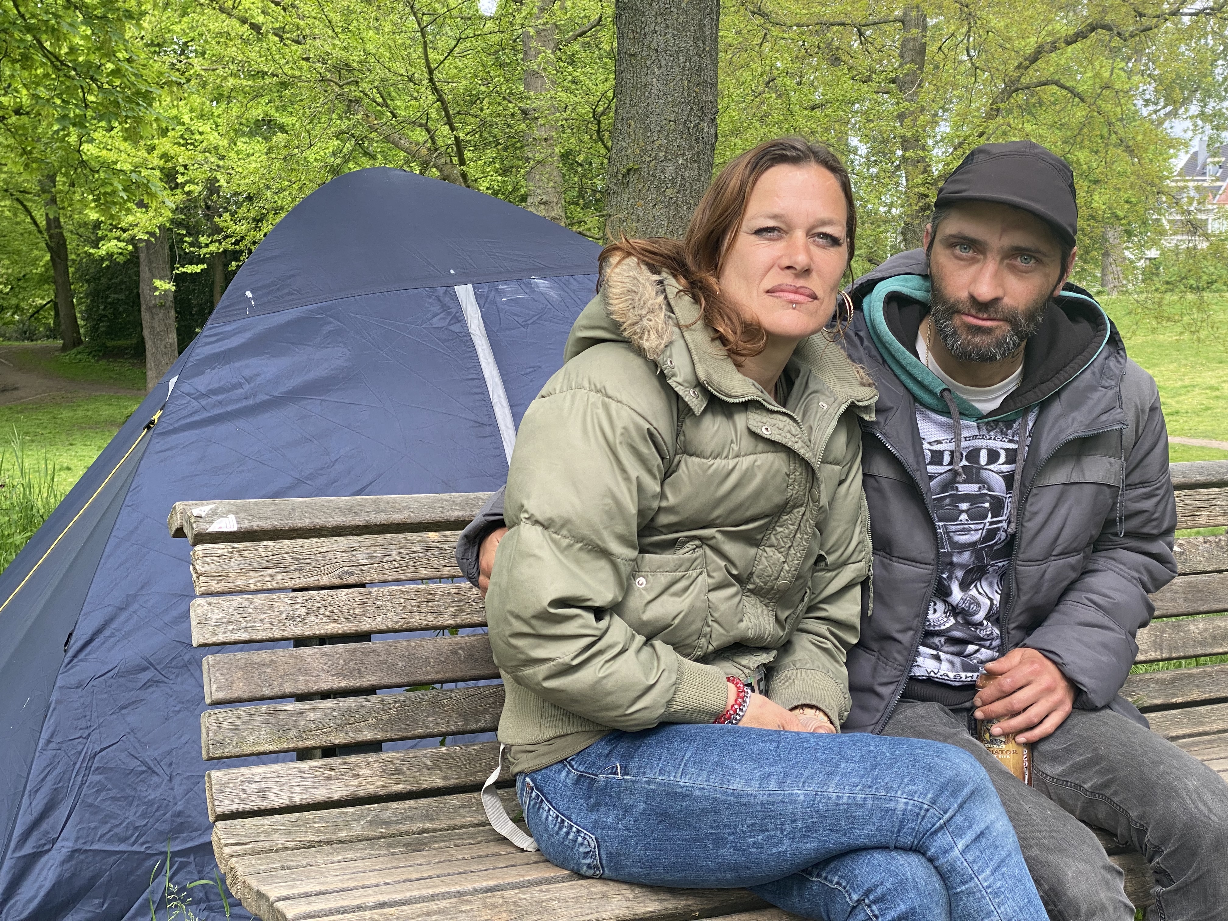 Dakloos stel slaapt liever in tent dan in opvang: “Liever niet tussen de junks”
