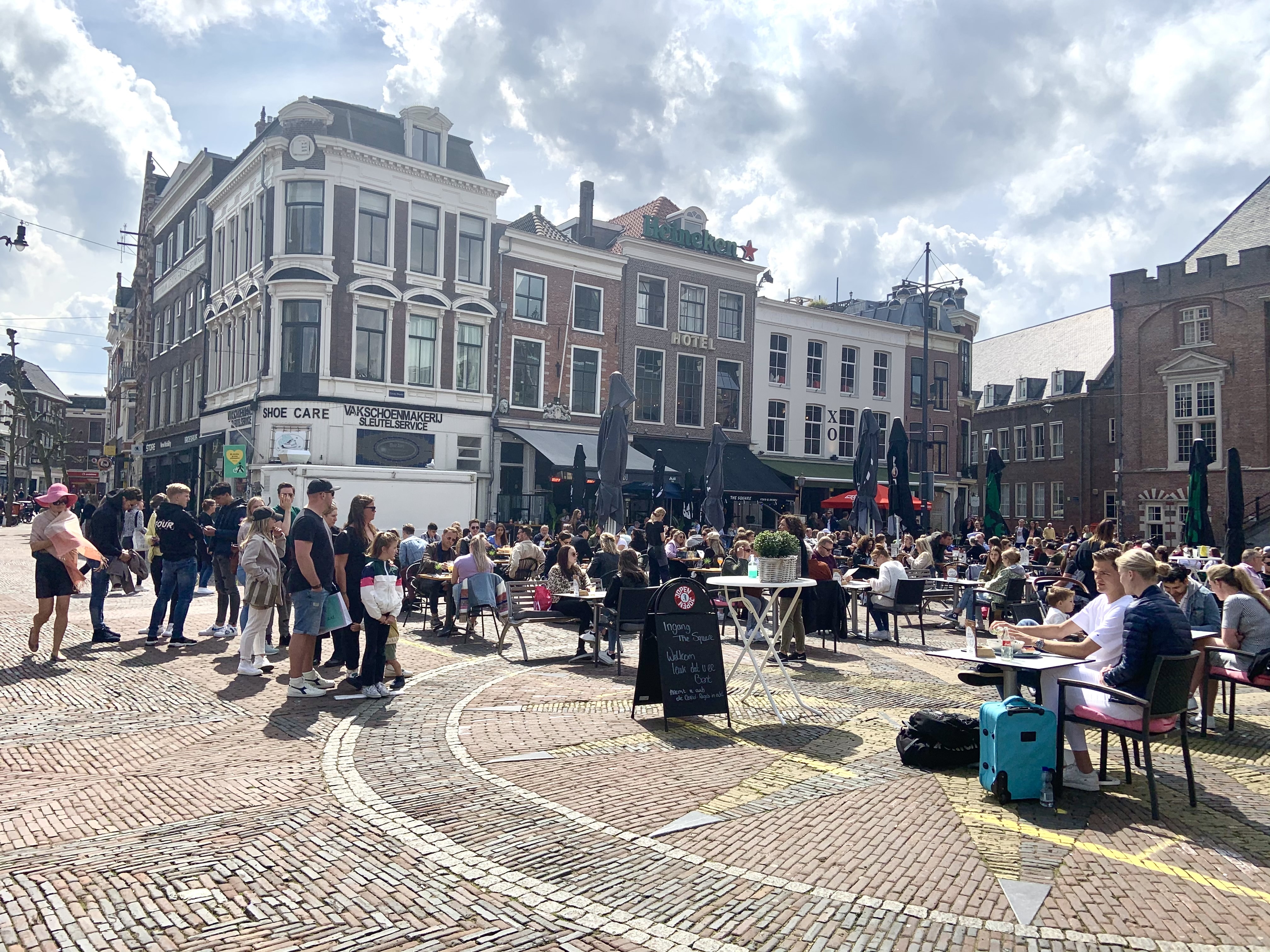 Rijen voor terrassen op zonovergoten Hemelvaart: “Dit gaat me écht te ver”