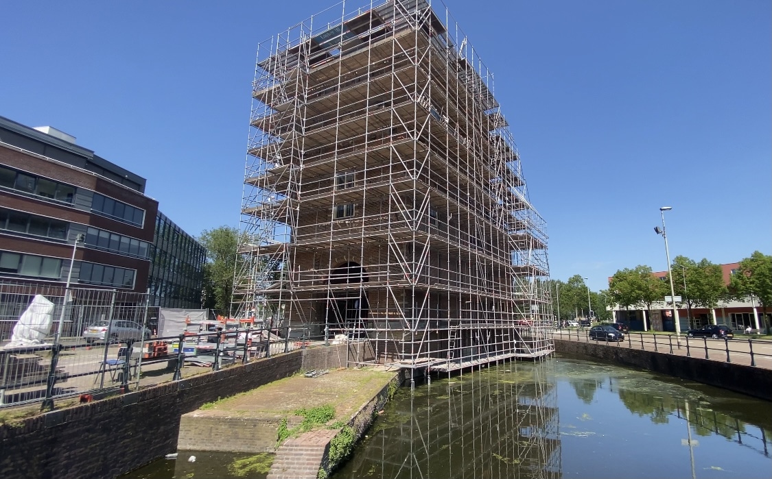 Amsterdamse Poort na weken weer (bijna) zichtbaar: “We krijgen steeds meer huis terug”