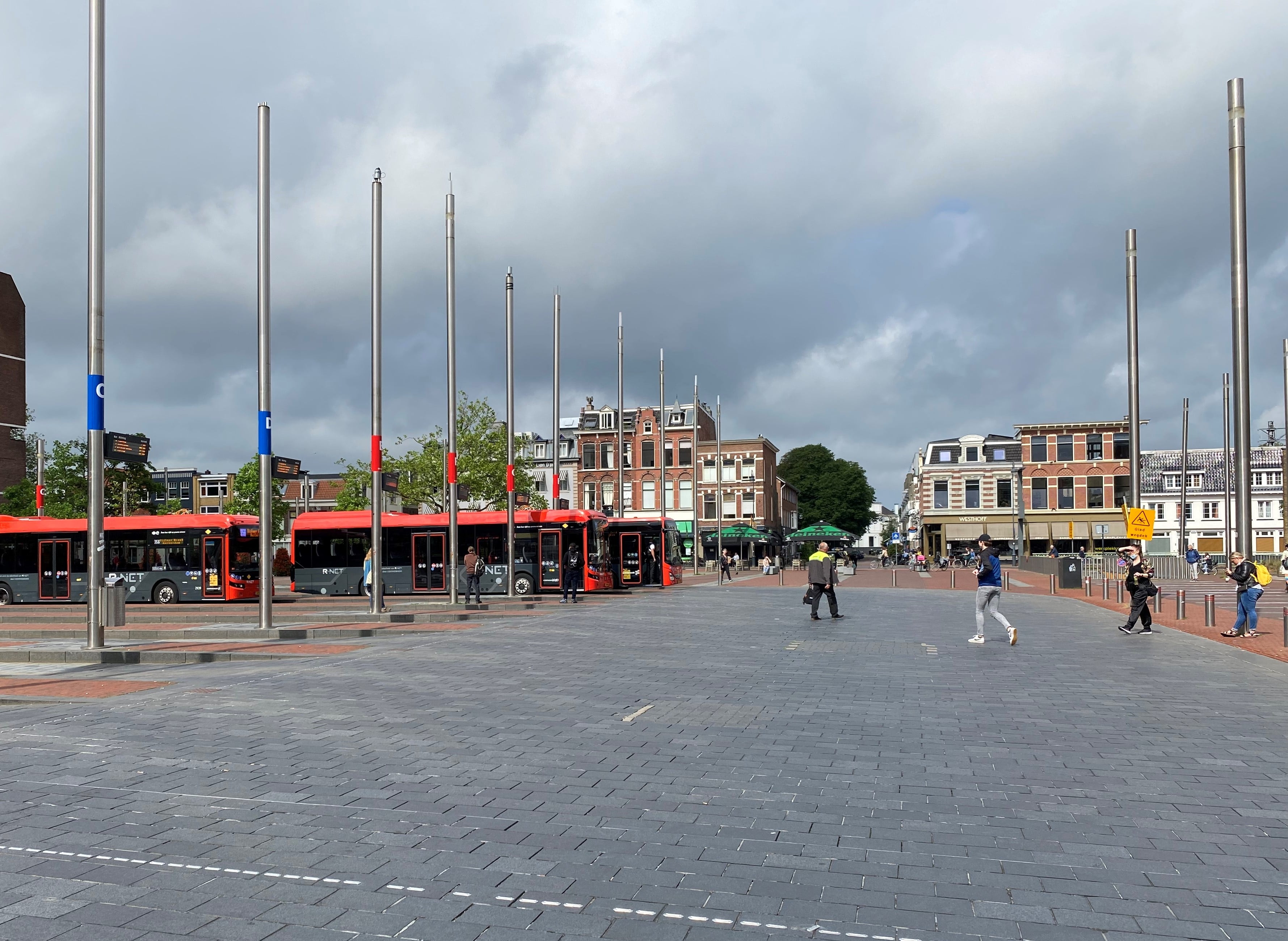 “We hebben fouten gemaakt met het Stationsplein, drie keer is scheepsrecht”