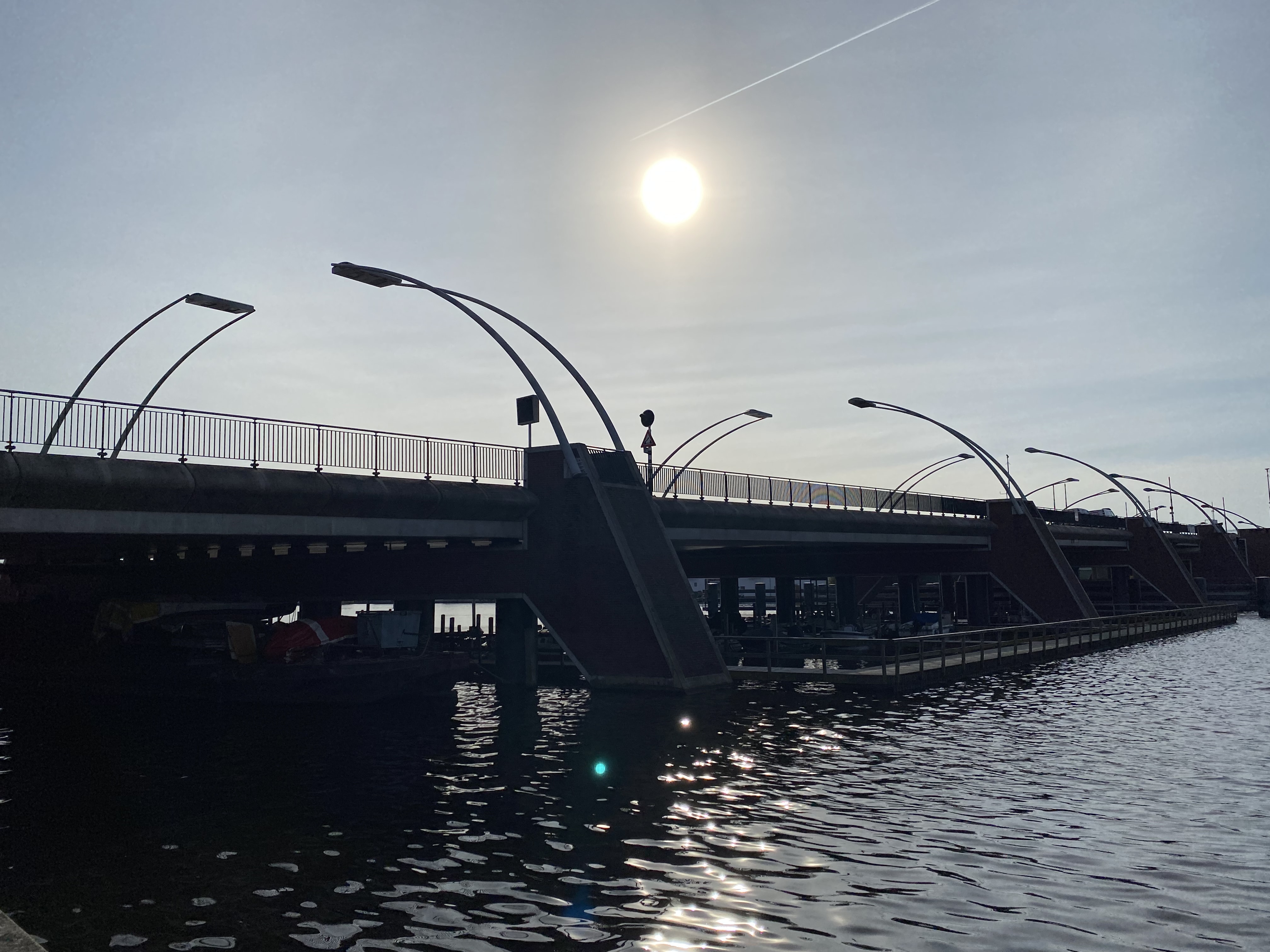 Storing Schoterbrug zorgt voor opstopping verkeer en scheepvaart