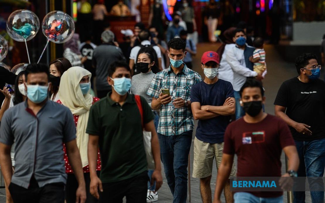 Arti dari peribahasa tepuk dada tanya selera adalah hendaknya mempertimbangkan segala sesuatunya sebelum mengerjakan suatu pekerjaan. Bernama Pelitup Muka Antara Berperlindungan Maksimum Atau Tidak Tepuk Dada Tanya Selera