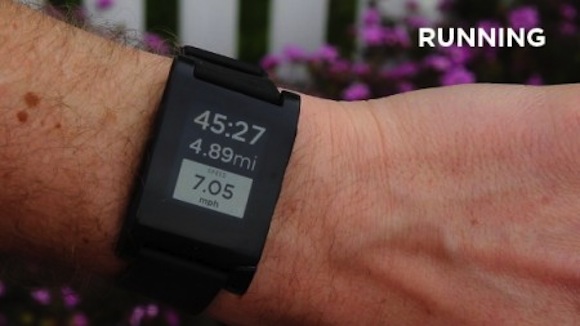 Pebble, el reloj de tinta electrónica consigue a su primer aliado, RunKeeper