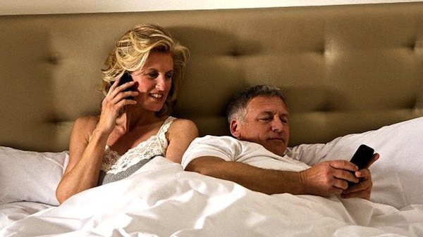 En el sexo, las personas prefieren a sus tabletas que a su pareja revela estudio