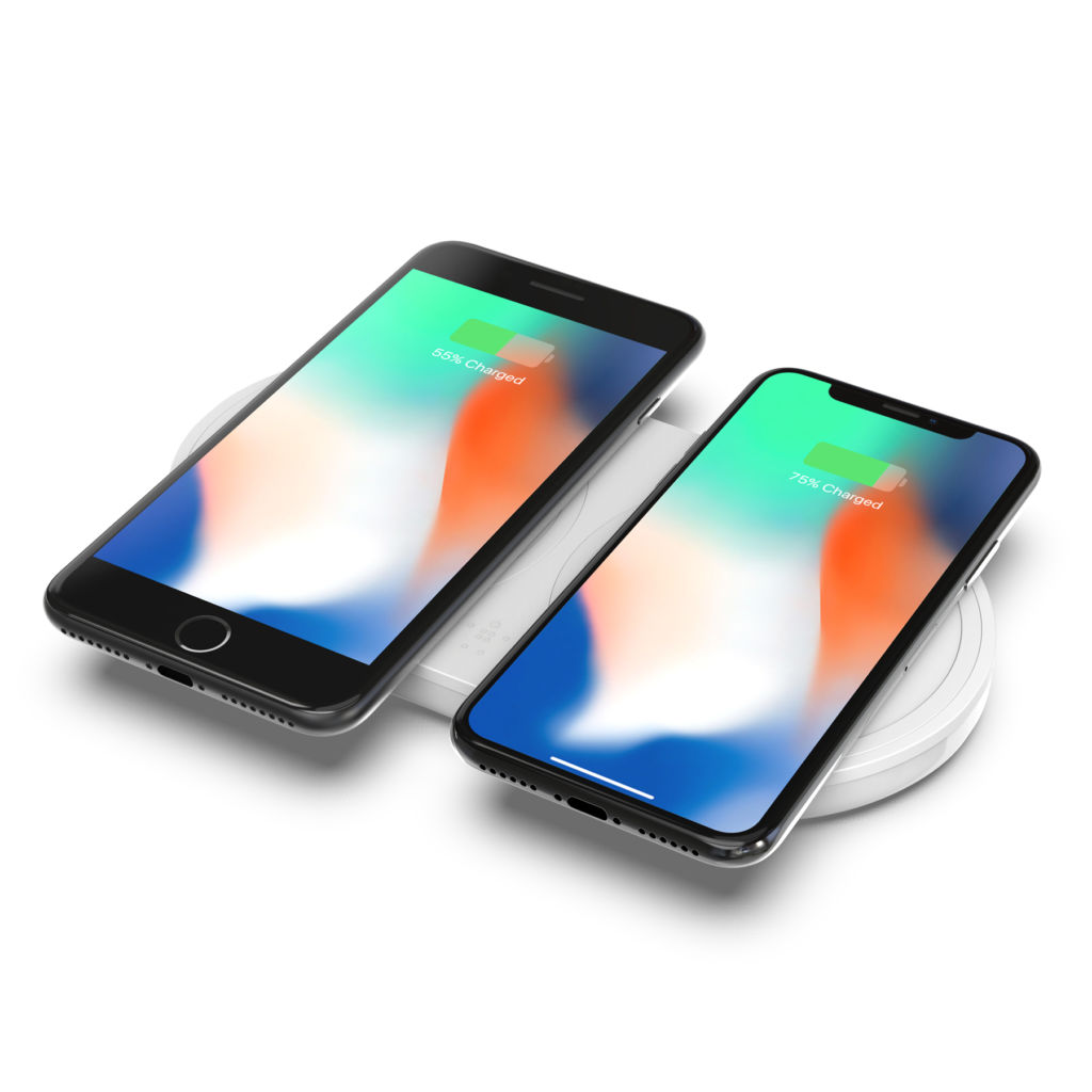 Belkin anuncia su línea de productos de energía móviles para 2018 - dual_wireless_pad_iphone
