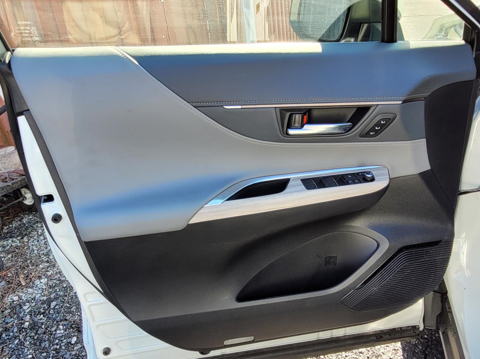 2022 TOYOTA VENZA Seat - Front - Weber Brothers Auto