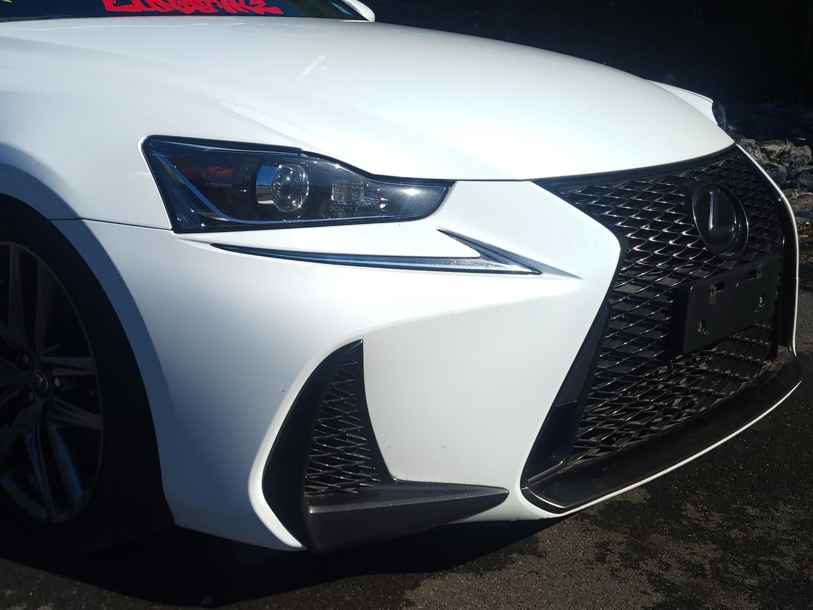 2018 LEXUS IS300 Console - Front - Weber Brothers Auto