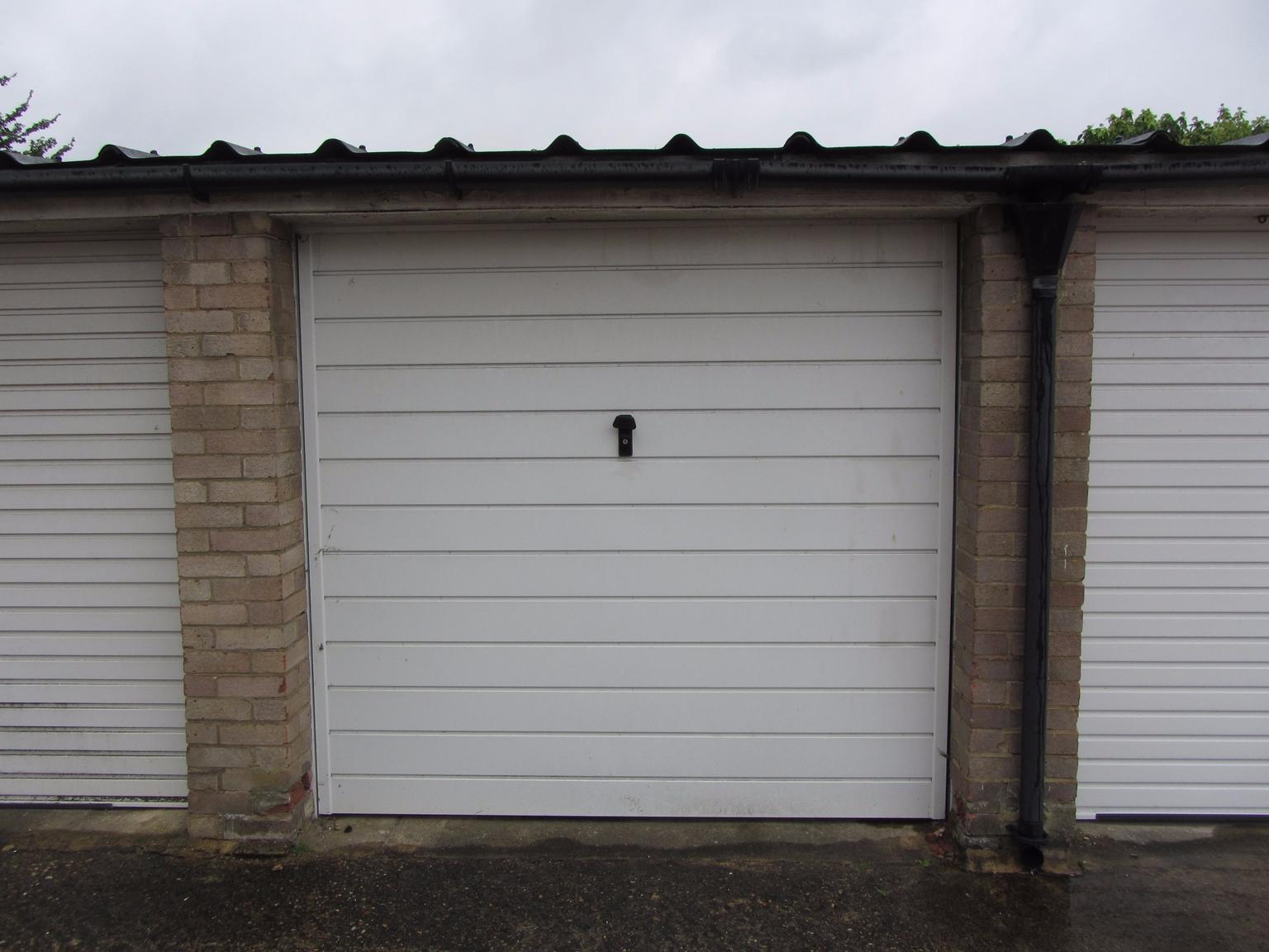 There seems to be an ongoing debate; Lock Up Garage To Rent Sudbury Hill Ha1 In Ha1 London Fur 95 00 Zum Verkauf Shpock De