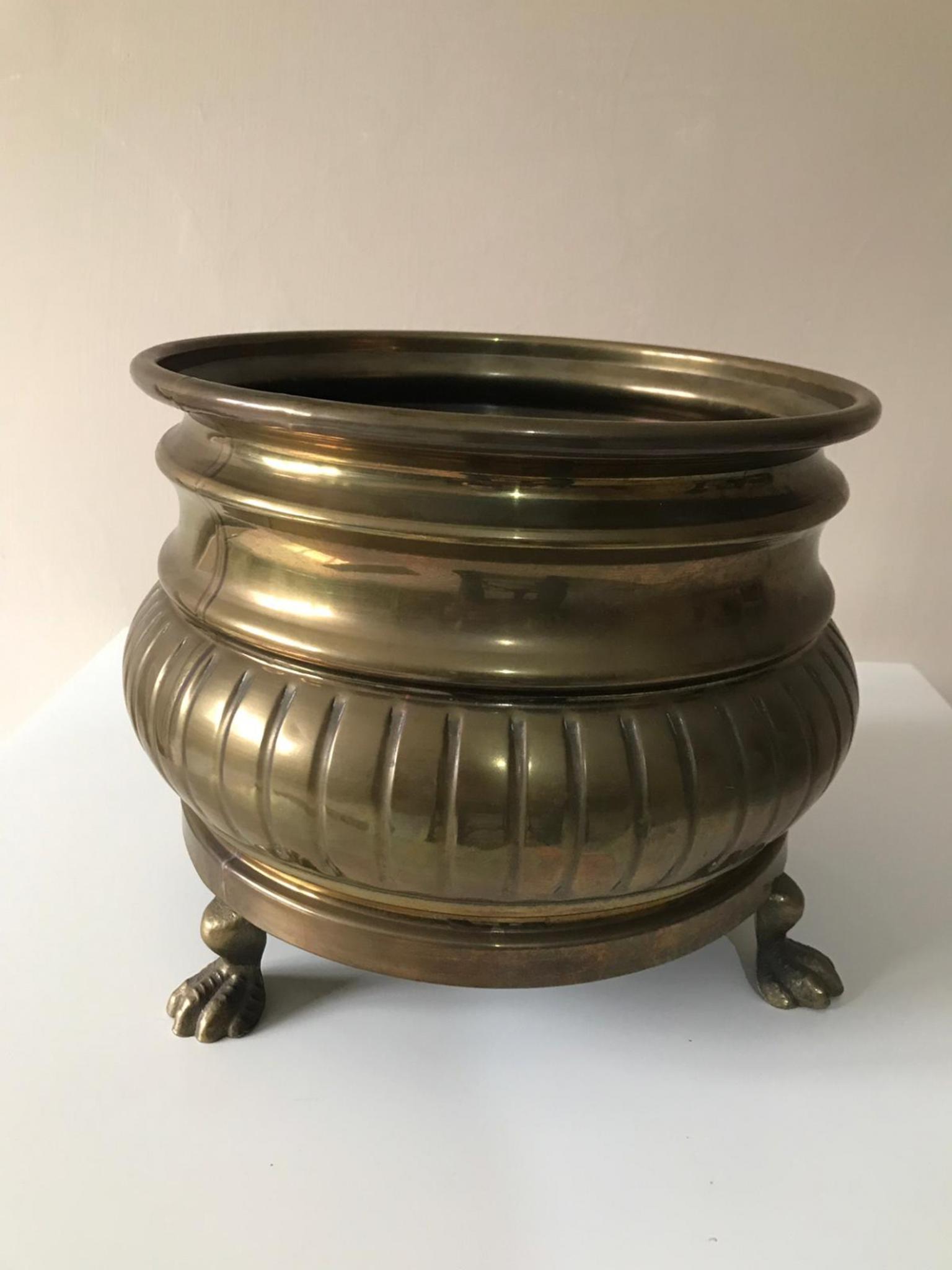 Dal 1974, il ponte casa d'aste è tra le più importanti case d'aste in italia ad offrire servizi di valutazioni di opere d'arte, arredi, beni preziosi e intere collezioni per vendite in asta. Vari Oggetti Antichi In Ottone O Rame Antico In 80132 Naples Fur Gratis Zum Verkauf Shpock At