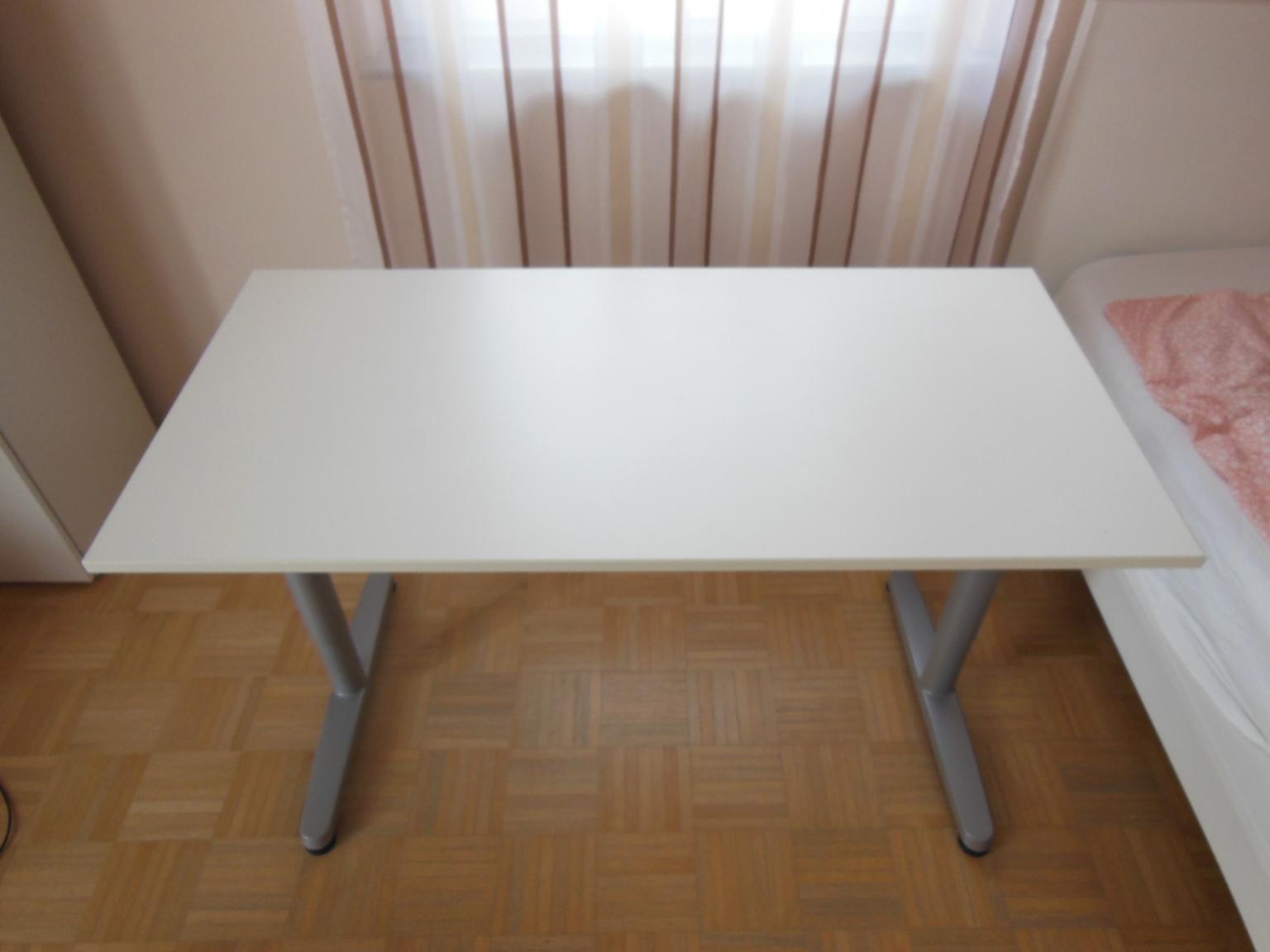 Our hack of the day is to shop ikea clearanc. IKEA Galant Schreibtisch 120x60 mit T-Beinen in 8430