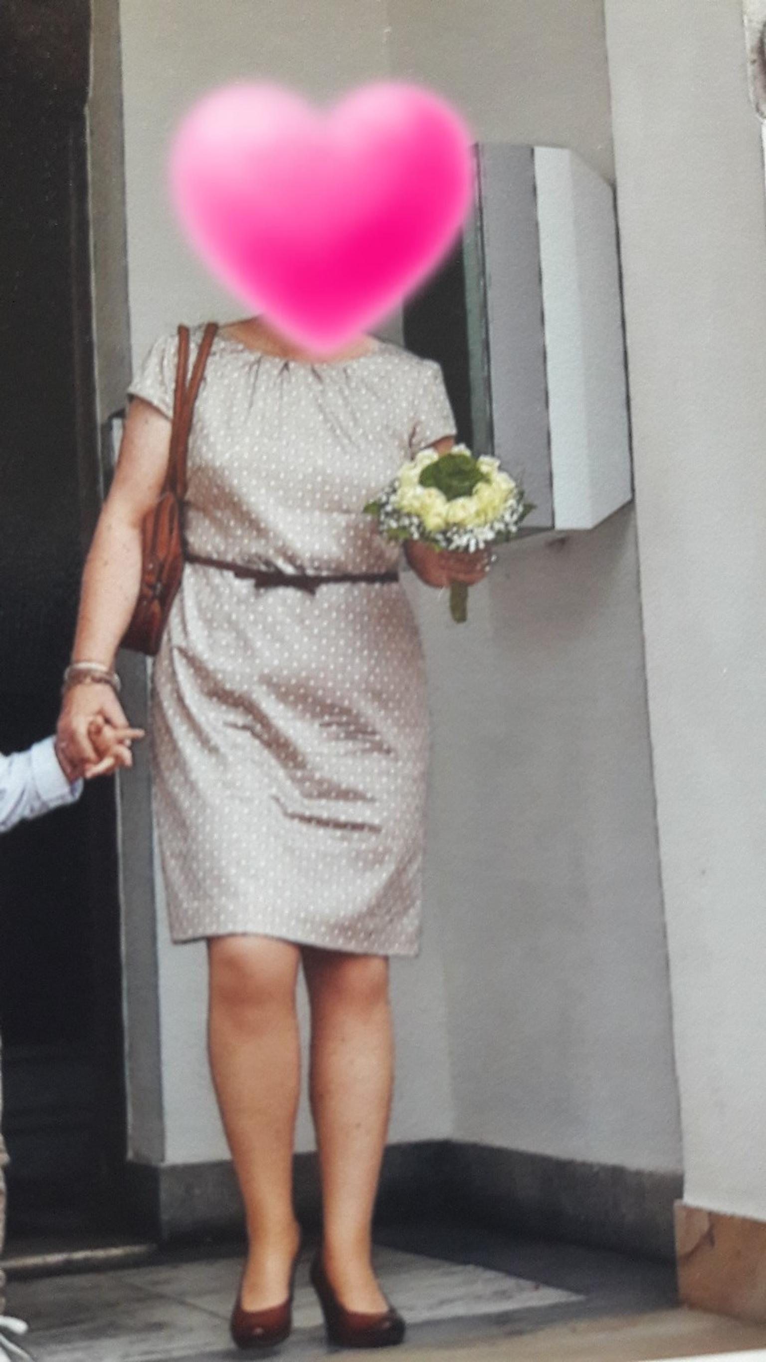 Comma Kleid Beige Weiss Gepunktet In 49632 Essen Oldenburg For 40 00 For Sale Shpock