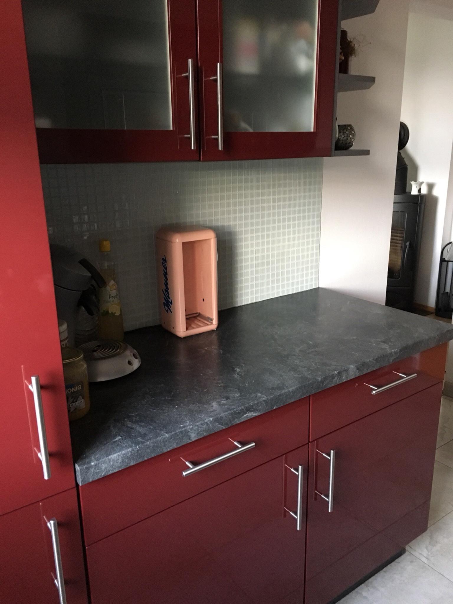 Den Standards Trotzen Massgefertigte Kuchen Auf Arbeitsplattenhohe Kucheninsel Mit Herd Kuchendesign Kuche Diy