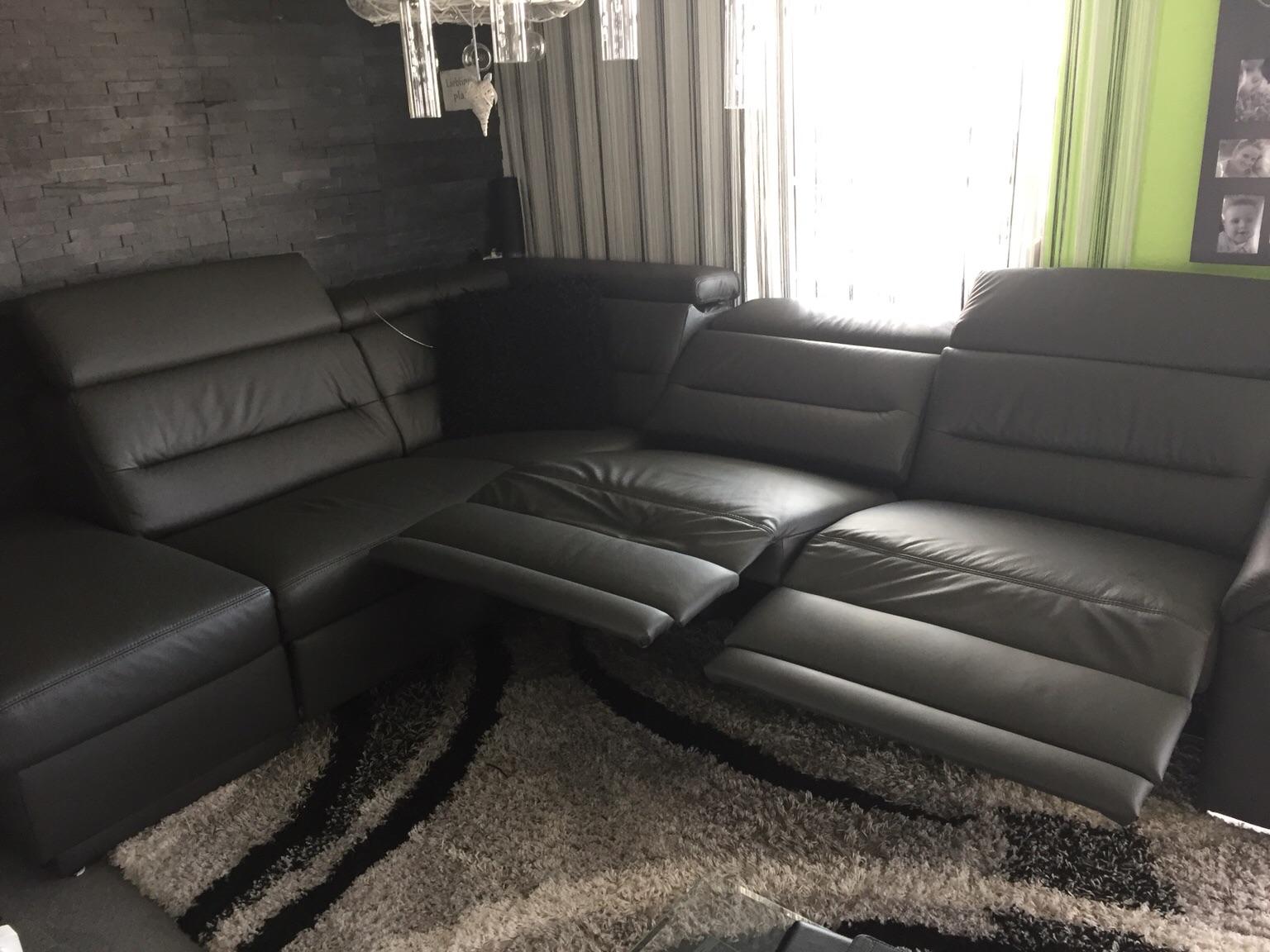 Die himolla couch 4902 bietet dir ein sitzerlebnis der luxusklasse, denn erstklassige komponenten treffen bei diesem modell auf eine . Couchgarnitur Leder Mit Relaxfunktion