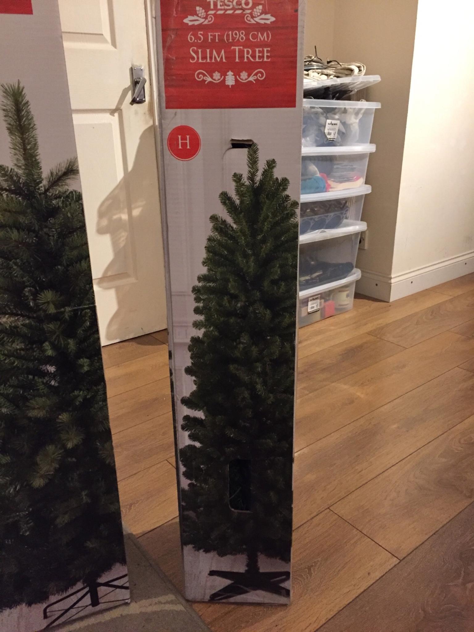 A slim artificial christmas tree works great for small nooks around a home or office. Brand New 6 5ft Slim Christmas Tree In Sg8 Hertfordshire For 10 00 For Sale Shpock