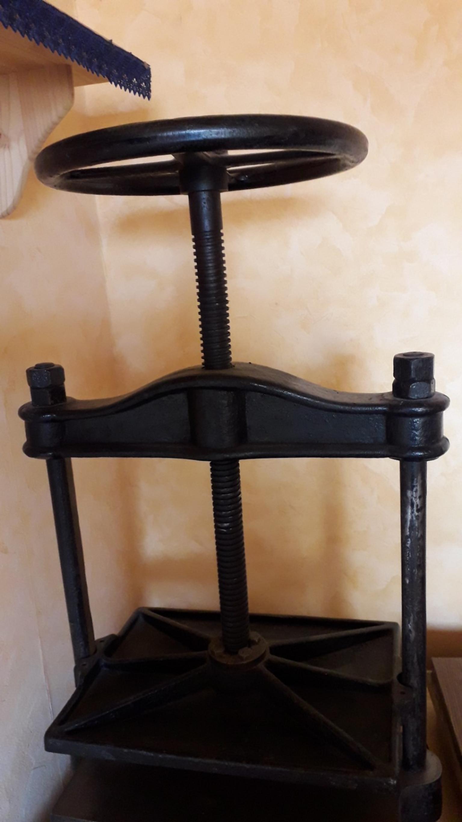 Enge liegestütze gehen auf den trizeps (armstrecker). Buchpresse, Presse in 68766 Hockenheim fÃ¼r 150,00 â¬ zum