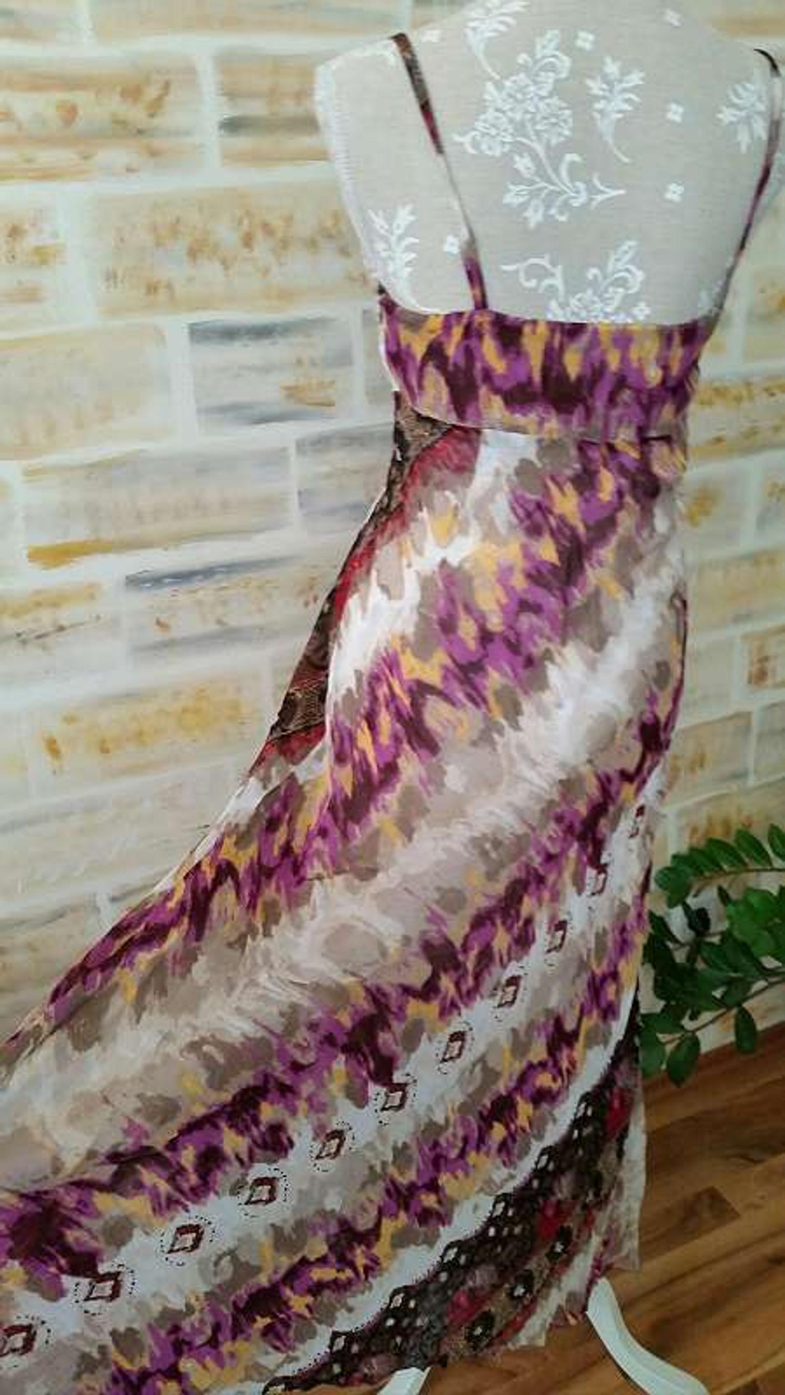 Comma Kleid Lang Gr 38 Wunderschon In 1100 Wien Fur 44 00 Zum Verkauf Shpock At