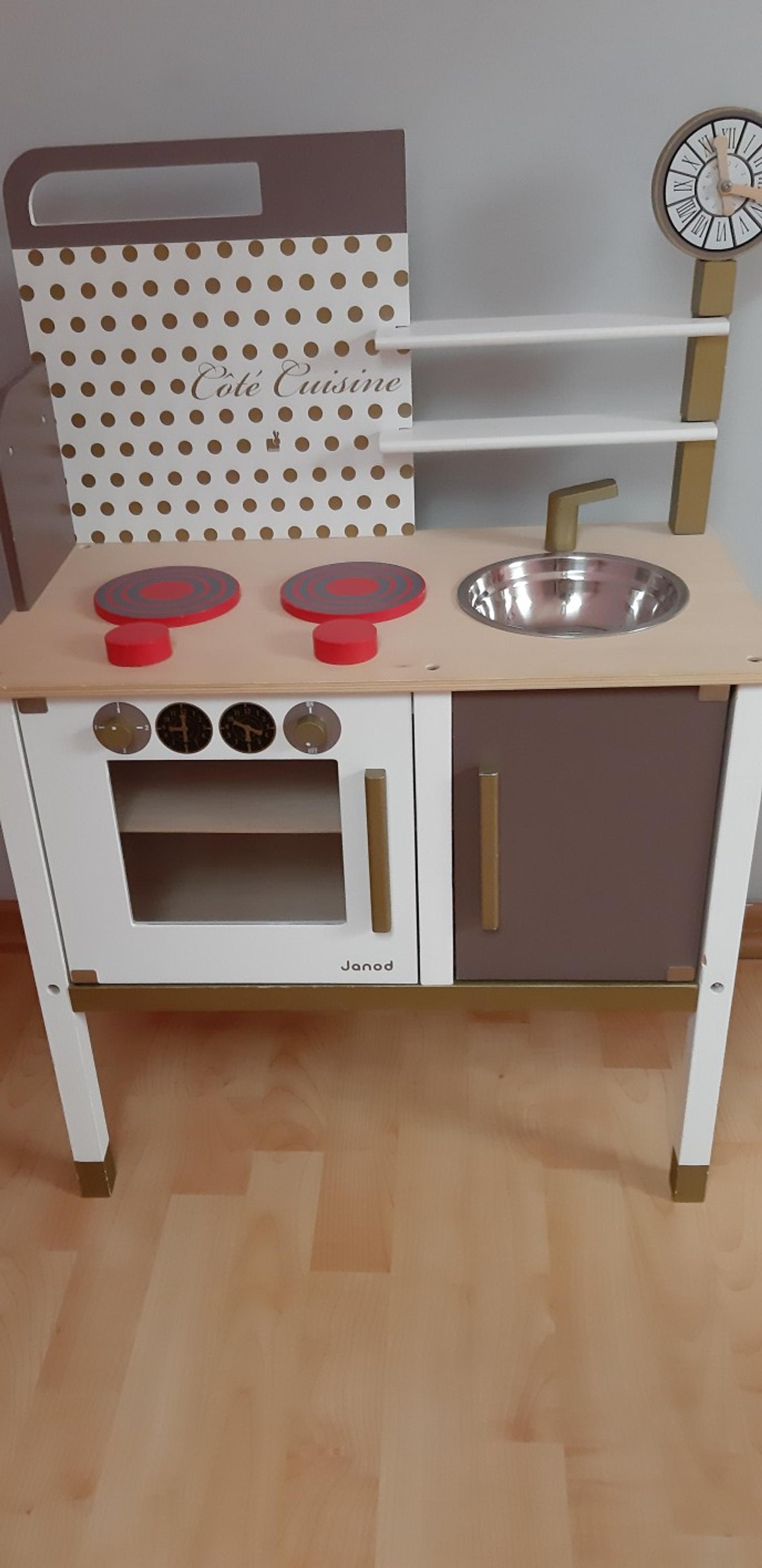 Janod Kuche Happy Day Mit Funktionen Und Zubehor Spielzeug Kuche Spielkuche Kinderkuche Holz