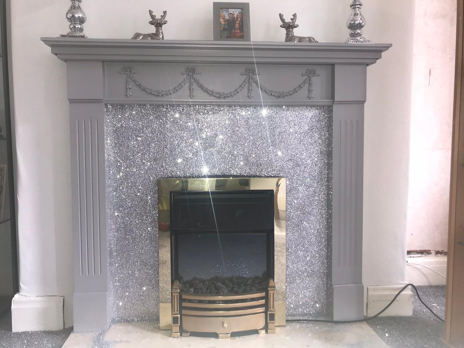 Sparkling Silver Glitter Wallpaper Feature Wall 22 Per Metre Available At Www Glitterbling Co Uk Glitter Paint For Walls Glitter Bedroom Glitter Wall